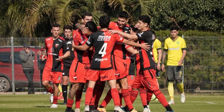 Video: el golazo de Kevin Colli en el empate de la reserva de Colón