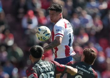 ST: Unión empata 1 a 1 con Huracán que juega con 10