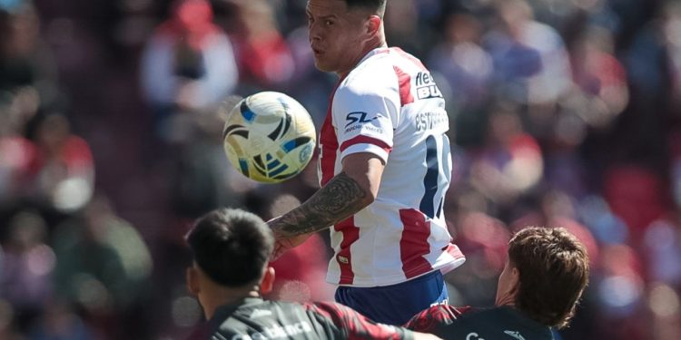 ST: Unión empata 1 a 1 con Huracán que juega con 10