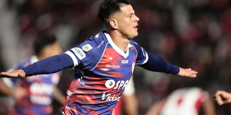 ST: Unión aplasta a Instituto 4-0 goles de Pittón (2), el Chelo y Caramelo