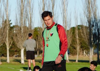 Colón oficializó la llegada de Ezequiel Medrán como entrenador