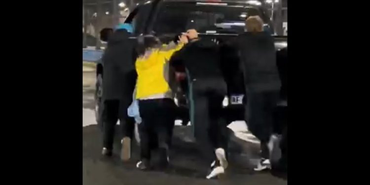 Video viral: Pardo dio la nota en Racing, dentro y fuera de la cancha