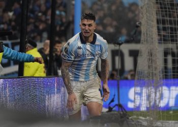 Con Pardo como héroe, Racing eliminó agónicamente a Peñarol