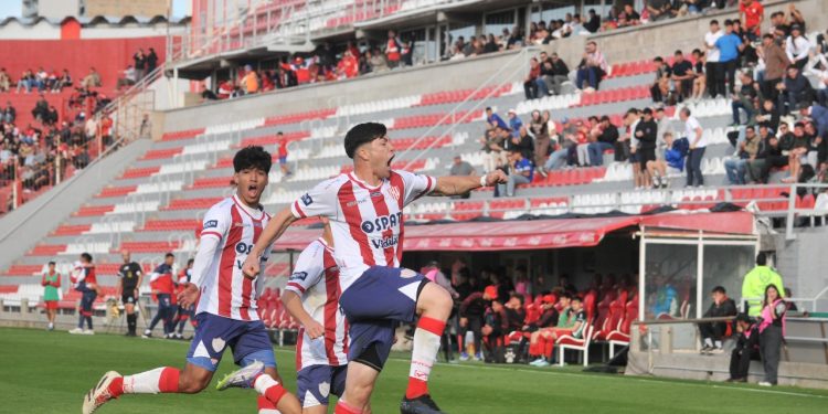 Unión se llevó el clásico de Reserva con gol de Cerrudo