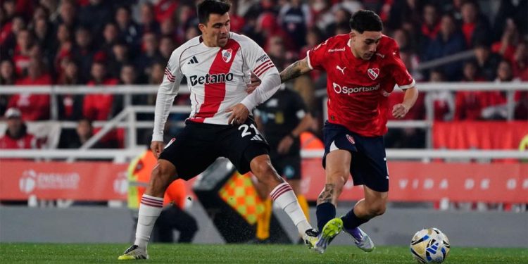 River e Independiente, iguales en un entretenido clásico
