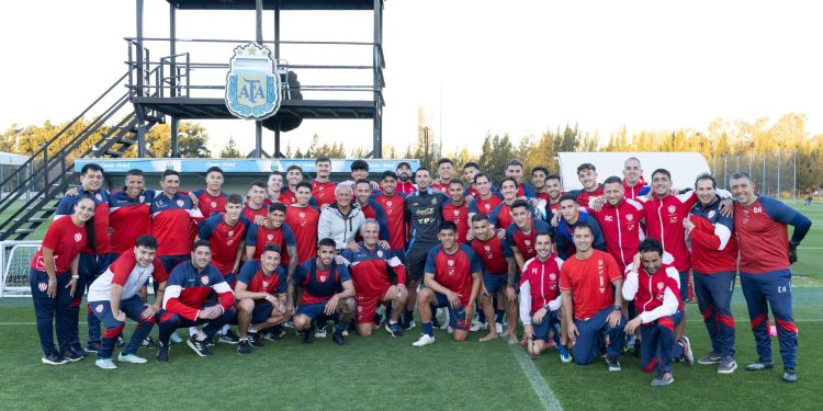 Lionel Scaloni visitó al plantel de Unión