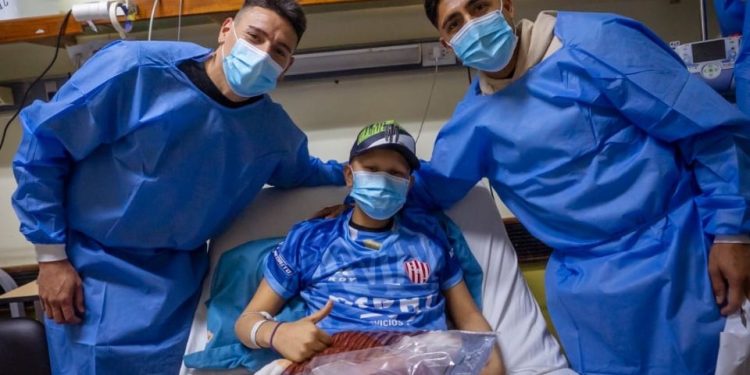 Jugadores de Unión visitaron este domingo el Hospital de Niños