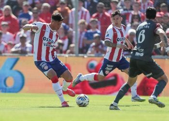 ST: Unión empata 1 a 1 con Huracán que juega con 10
