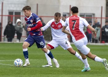 Del 0-2 al 3-2: terrible remontada de la reserva Tatengue