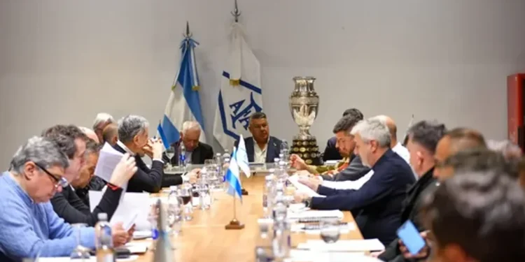 Colón y Unión, expectantes sobre los rumores en AFA