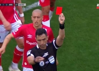 Colón-Morón, con un árbitro que viene de hacer un papelón