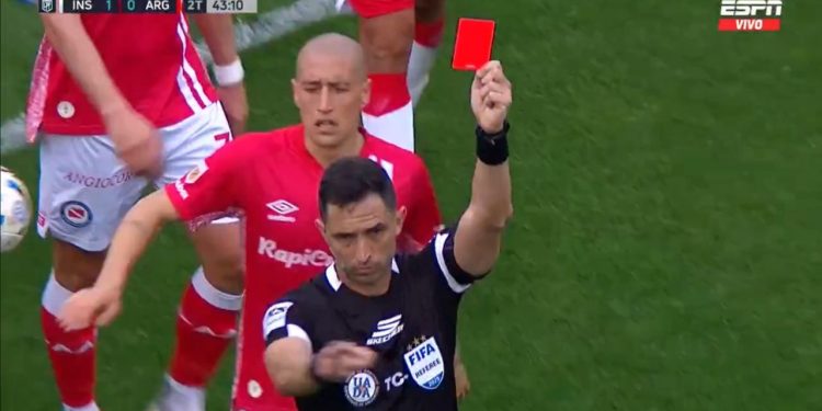 Colón-Morón, con un árbitro que viene de hacer un papelón