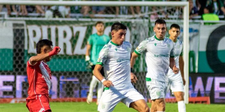 Banfield, próximo rival de Unión, va por la punta ante Argentinos