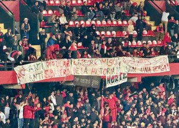 Banderas en Colón contra «la peor CD de la historia»