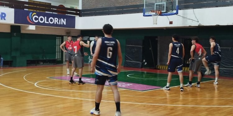 A2: Colón (SF) doblegó a Macabi y se afianza en lo más alto