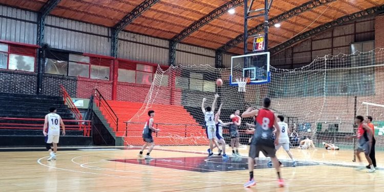 A2: Colón dio cuenta de Kimberley para afirmarse como único puntero