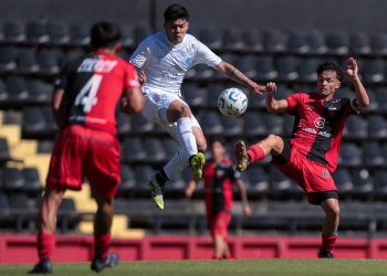 La reserva de Colón fue goleada por el puntero Belgrano en Santa Fe