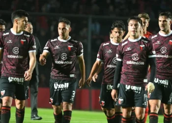 Entre lesiones y bajos rendimientos, en Colón podría venirse un debut