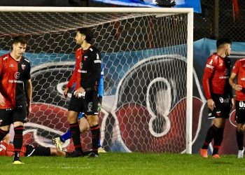 Medrán probó con tres modificaciones para recibir a Estudiantes