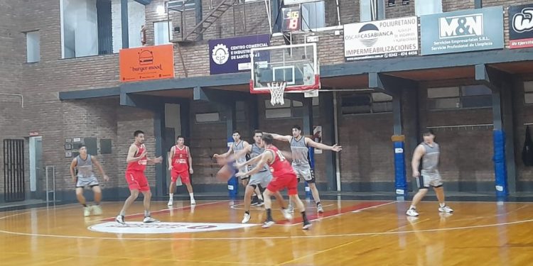 Prefederal: CUST A cortó la racha contra Rivadavia 