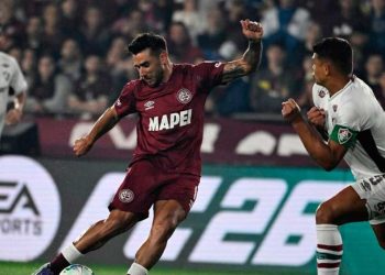 Lanús acertó sobre el final y venció a Fluminense en La Fortaleza