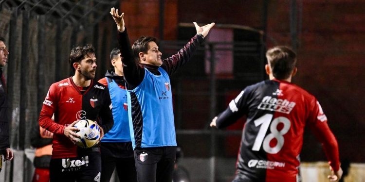 Colón «cumple» visitando al encumbrado Estudiantes de Caseros