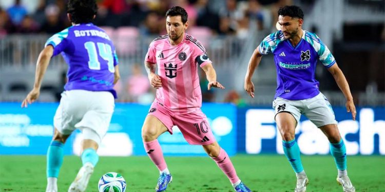 Con gol y asistencia de Messi, el Inter Miami le ganó a Seattle Sounders