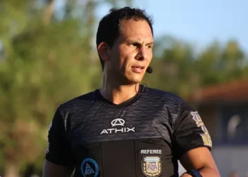 Talleres RE – Colón: un duelo de alta tensión con árbitro designado