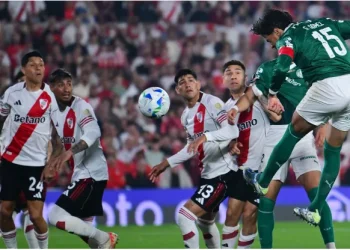River sufrió y cayó ante Palmeiras pero quedó con vida para soñar con la clasificación en Brasil