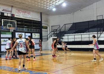 CUST venció a Alma y forzó un desempate en su serie semifinal