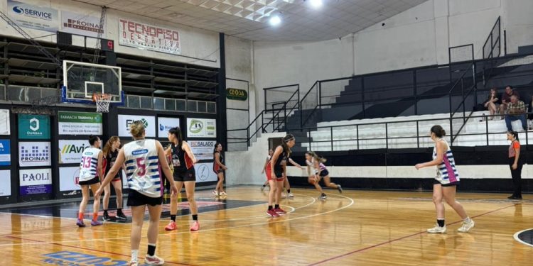 CUST venció a Alma y forzó un desempate en su serie semifinal
