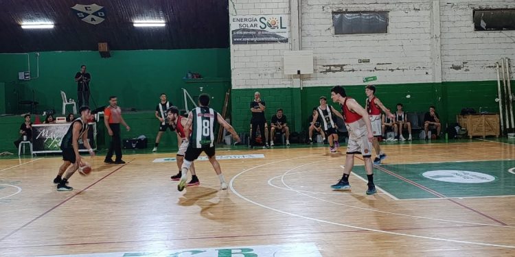 A2: Alumni alcanzó a Regatas Coronda en la cima de la tabla