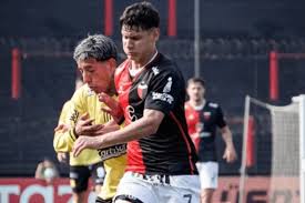 Colón aseguró la continuidad de dos juveniles del club