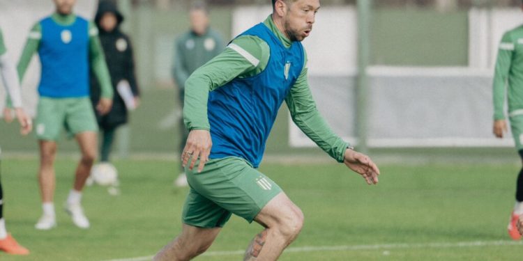 Por sueldos atrasados, el plantel de Banfield decidió no presentarse a entrenar