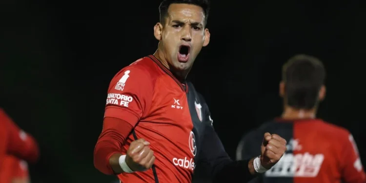 A Barreto, con quien Colón busca rescindir, lo buscan de la Primera Nacional