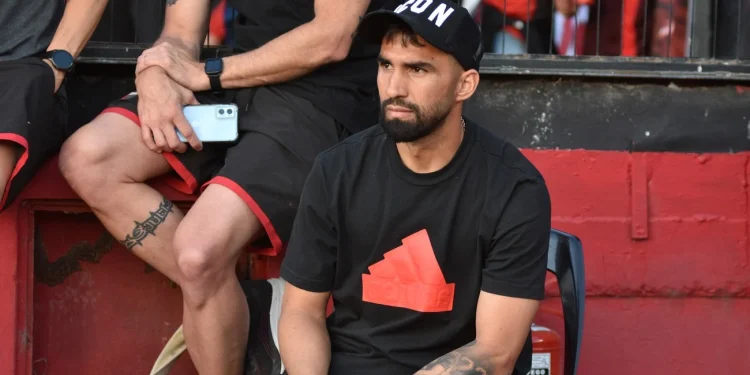 La FIFA inhibió a Colón por la deuda con Espínola