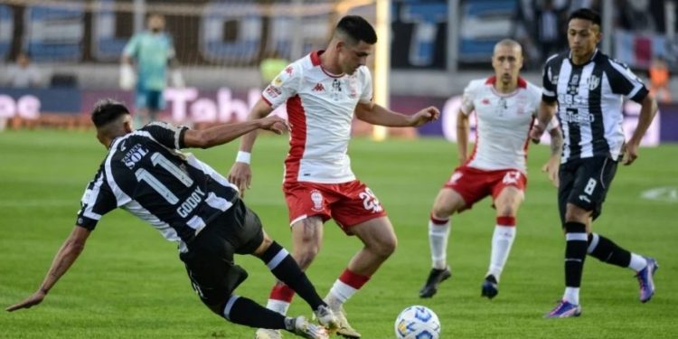 Unión espera: Huracán y Central Córdoba cierran la fecha