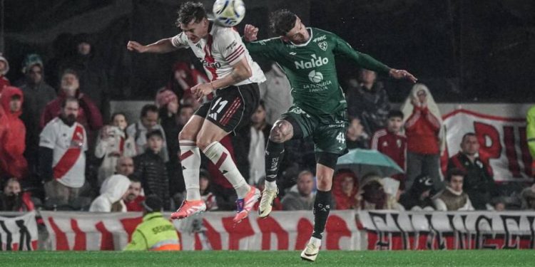 River perdió con Sarmiento y sumó la 4ta derrota en fila