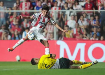 ST: Unión golea 3 a 0 a Defensa, y Taglia atajó un penal