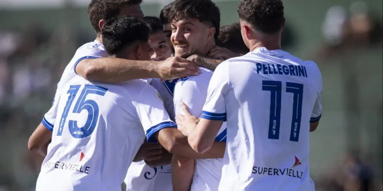 Vélez venció a Sarmiento en Junín y sueña