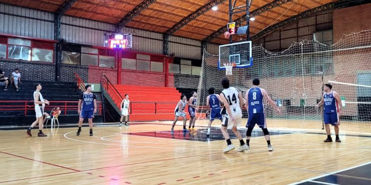 A2: Colón (SF) superó a Regatas Coronda y tendrá ventaja deportiva en semis