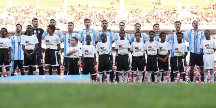 Por Lautaro y Messi, Argentina venció 2-0 a Angola, en un amistoso