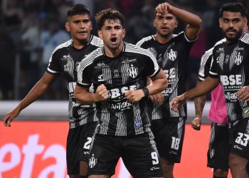 Bochornoso arbitraje en la victoria de Central Córdoba sobre San Lorenzo