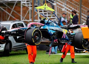 Colapinto sufrió un fuerte choque y quedó afuera de la carrera Sprint del GP de Brasil