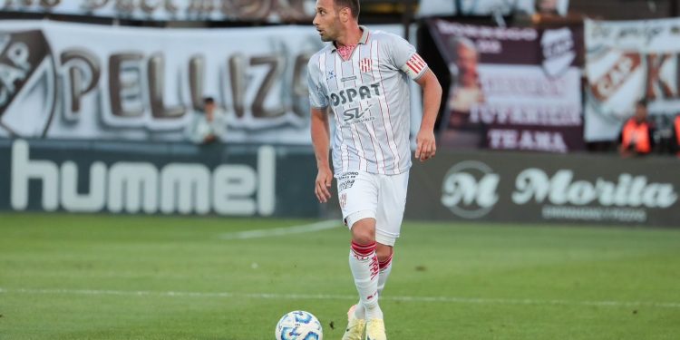 Corvalán estaría a un paso de dejar Unión para jugar en la Primera Nacional