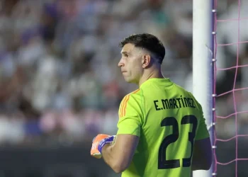 Dibu Martínez no será convocado a la última gira de la Selección Argentina