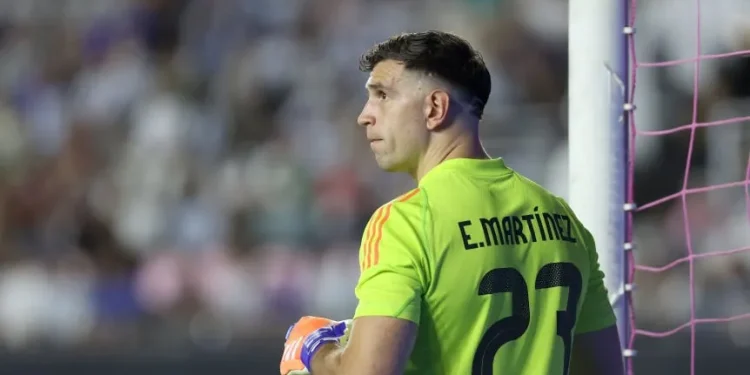 Dibu Martínez no será convocado a la última gira de la Selección Argentina