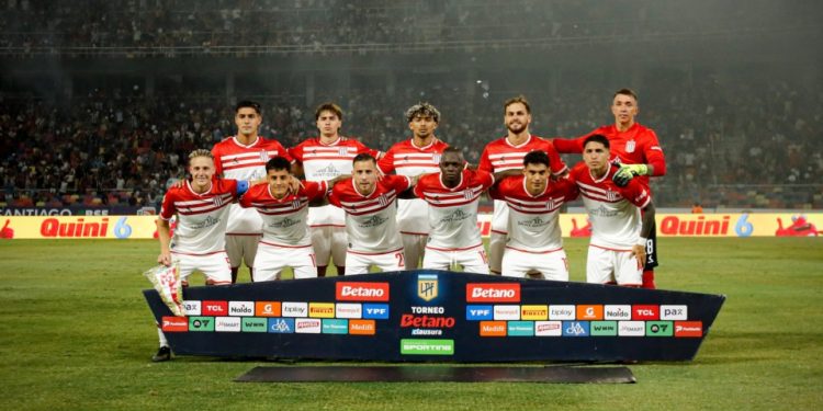 Estudiantes venció a Central Córdoba y se metió en semis