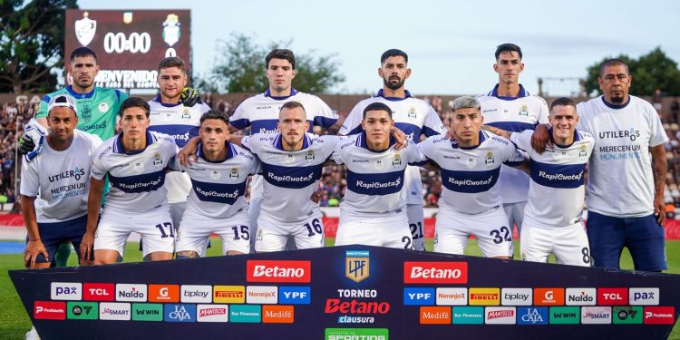 Gimnasia goleó a Platense y será rival de Unión en octavos