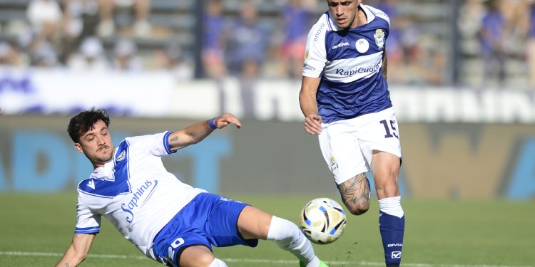 Gimnasia derrotó a Vélez y sostiene su ilusión de meterse en playoffs